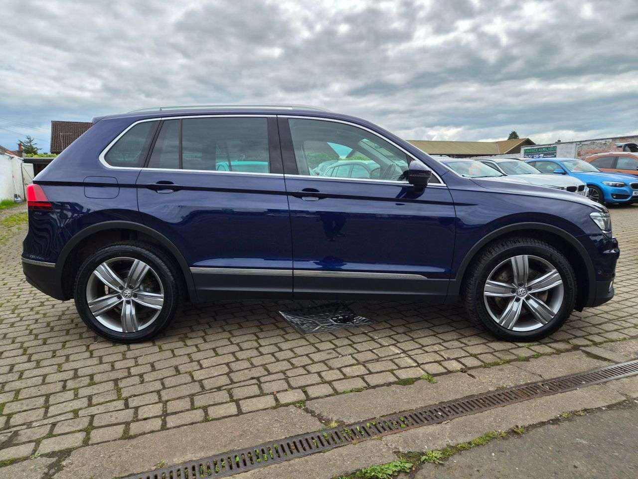 2017 VOLKSWAGEN TIGUAN 2017 VOLKSWAGEN TIGUAN