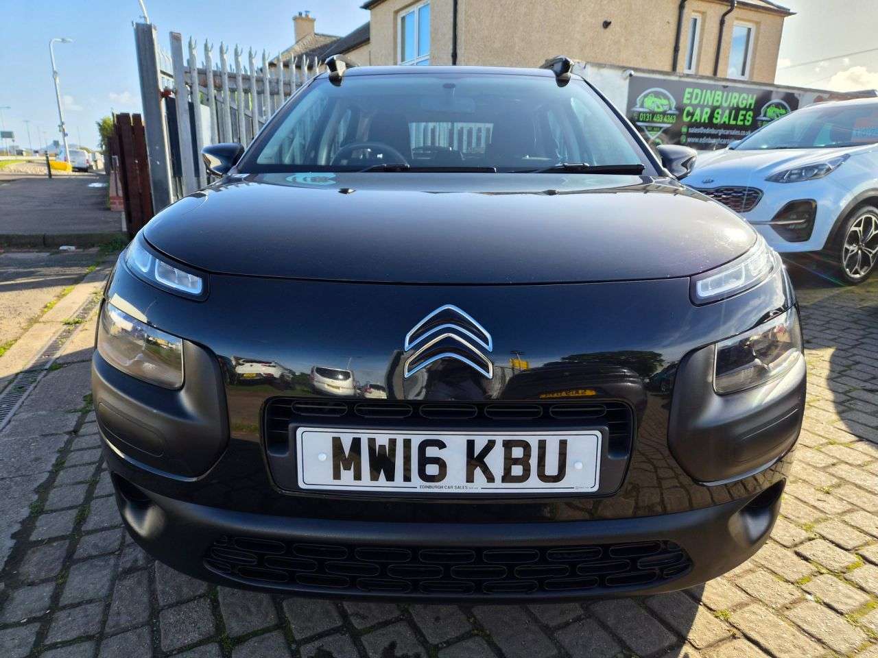 A 2016 CITROEN C4 CACTUS 1.6 BlueHDi Feel Hatchback 5dr Diesel Manual Euro 6 (100 ps) A 2016 CITROEN C4 CACTUS 1.6 BlueHDi Feel Hatchback 5dr Diesel Manual Euro 6 (100 ps)