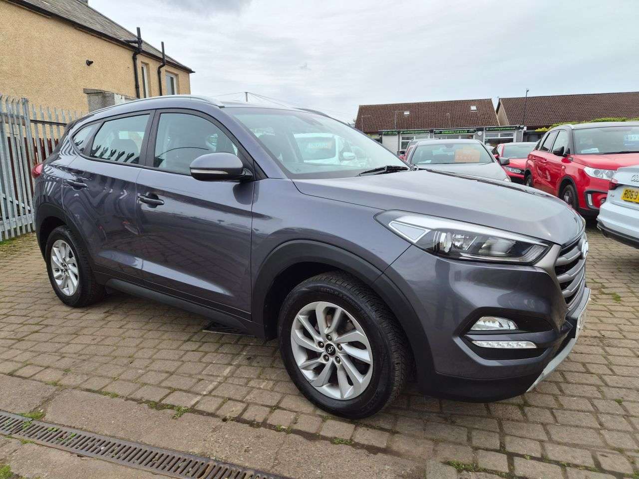 A 2017 HYUNDAI TUCSON 1.7 CRDi Blue Drive SE Nav SUV 5dr Diesel Manual Euro 6 (s/s) (116 ps) A 2017 HYUNDAI TUCSON 1.7 CRDi Blue Drive SE Nav SUV 5dr Diesel Manual Euro 6 (s/s) (116 ps)