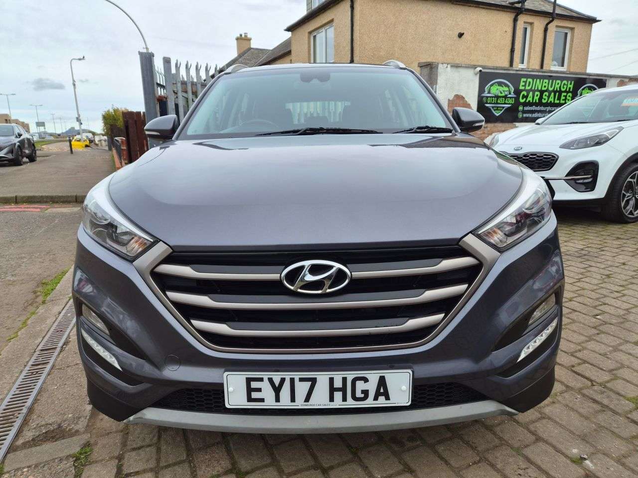 A 2017 HYUNDAI TUCSON 1.7 CRDi Blue Drive SE Nav SUV 5dr Diesel Manual Euro 6 (s/s) (116 ps) A 2017 HYUNDAI TUCSON 1.7 CRDi Blue Drive SE Nav SUV 5dr Diesel Manual Euro 6 (s/s) (116 ps)
