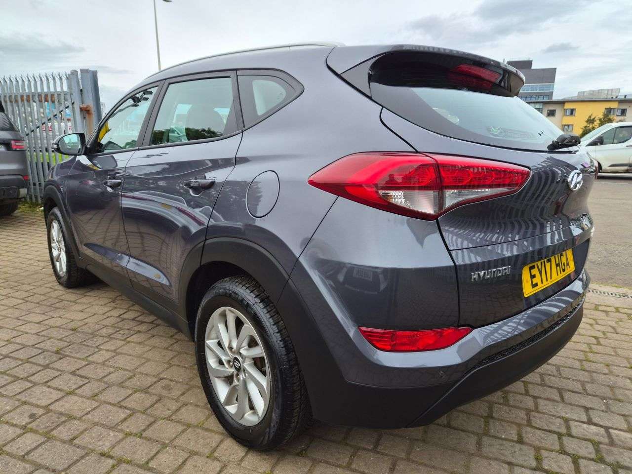 A 2017 HYUNDAI TUCSON 1.7 CRDi Blue Drive SE Nav SUV 5dr Diesel Manual Euro 6 (s/s) (116 ps) A 2017 HYUNDAI TUCSON 1.7 CRDi Blue Drive SE Nav SUV 5dr Diesel Manual Euro 6 (s/s) (116 ps)