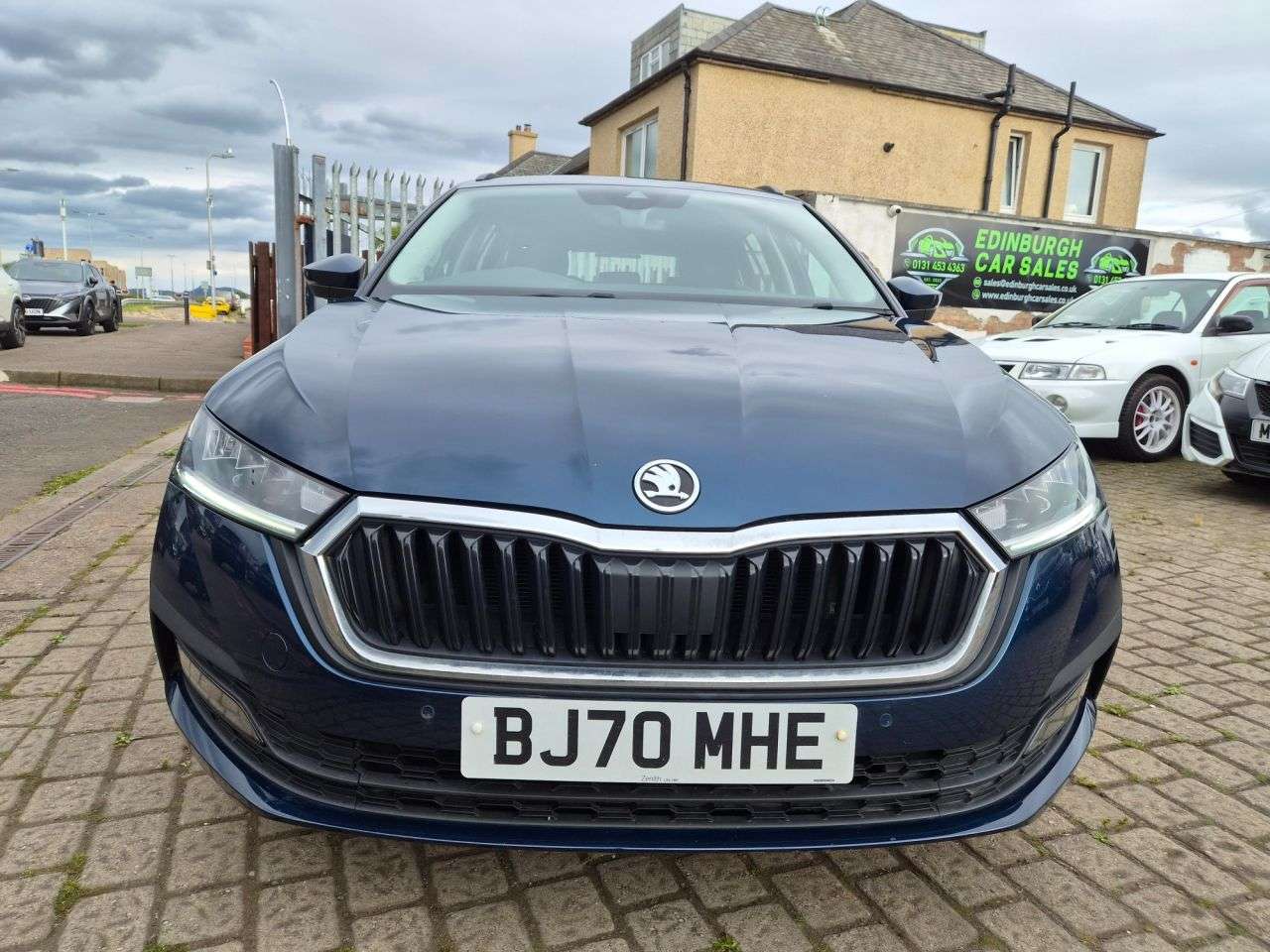 A 2020 SKODA OCTAVIA 2.0 TDI SE Technology Estate 5dr Diesel Manual Euro 6 (s/s) (116 ps) A 2020 SKODA OCTAVIA 2.0 TDI SE Technology Estate 5dr Diesel Manual Euro 6 (s/s) (116 ps)