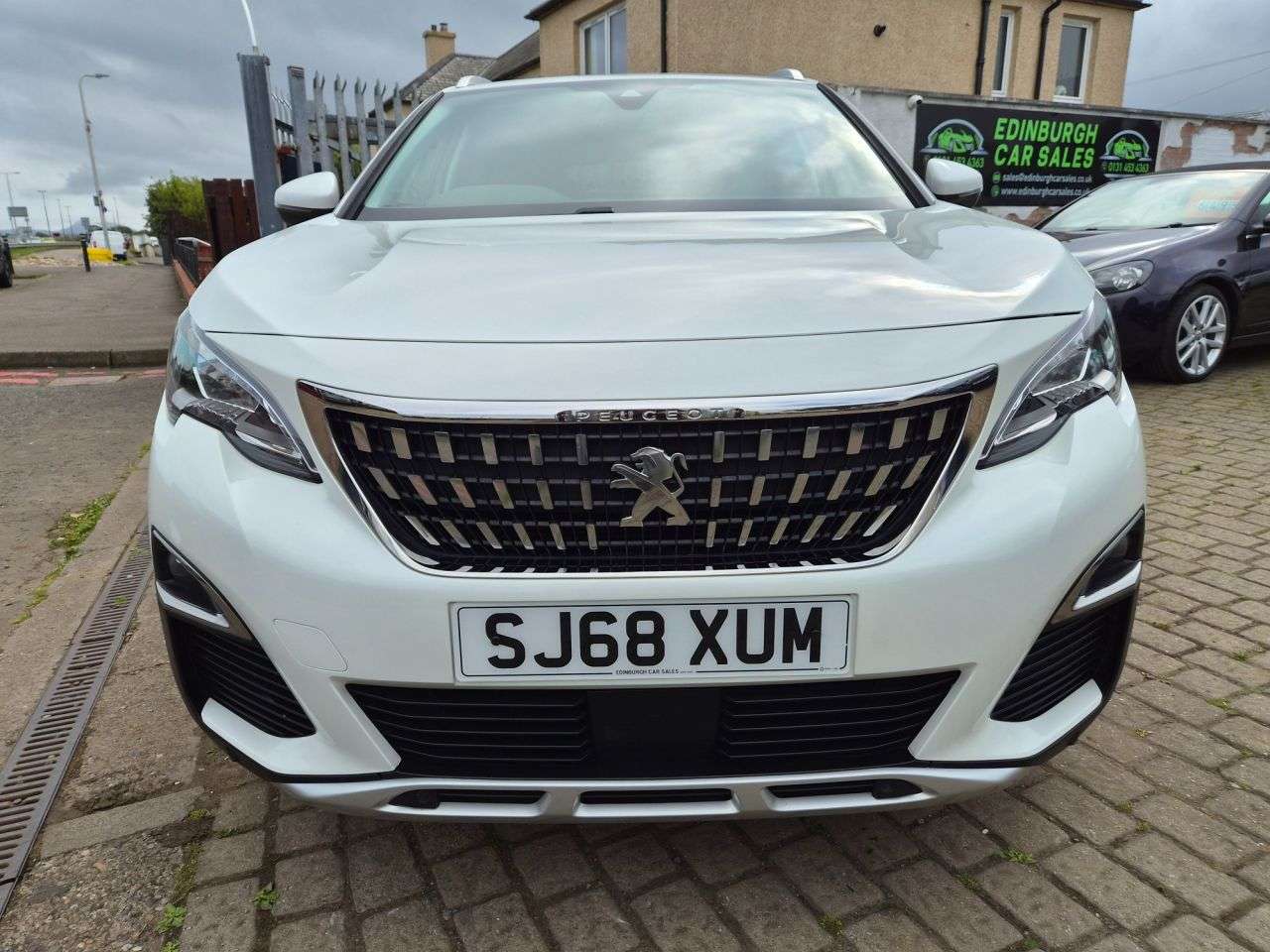 A 2018 PEUGEOT 3008 1.5 BlueHDi Allure SUV 5dr Diesel Manual Euro 6 (s/s) (130 ps) A 2018 PEUGEOT 3008 1.5 BlueHDi Allure SUV 5dr Diesel Manual Euro 6 (s/s) (130 ps)