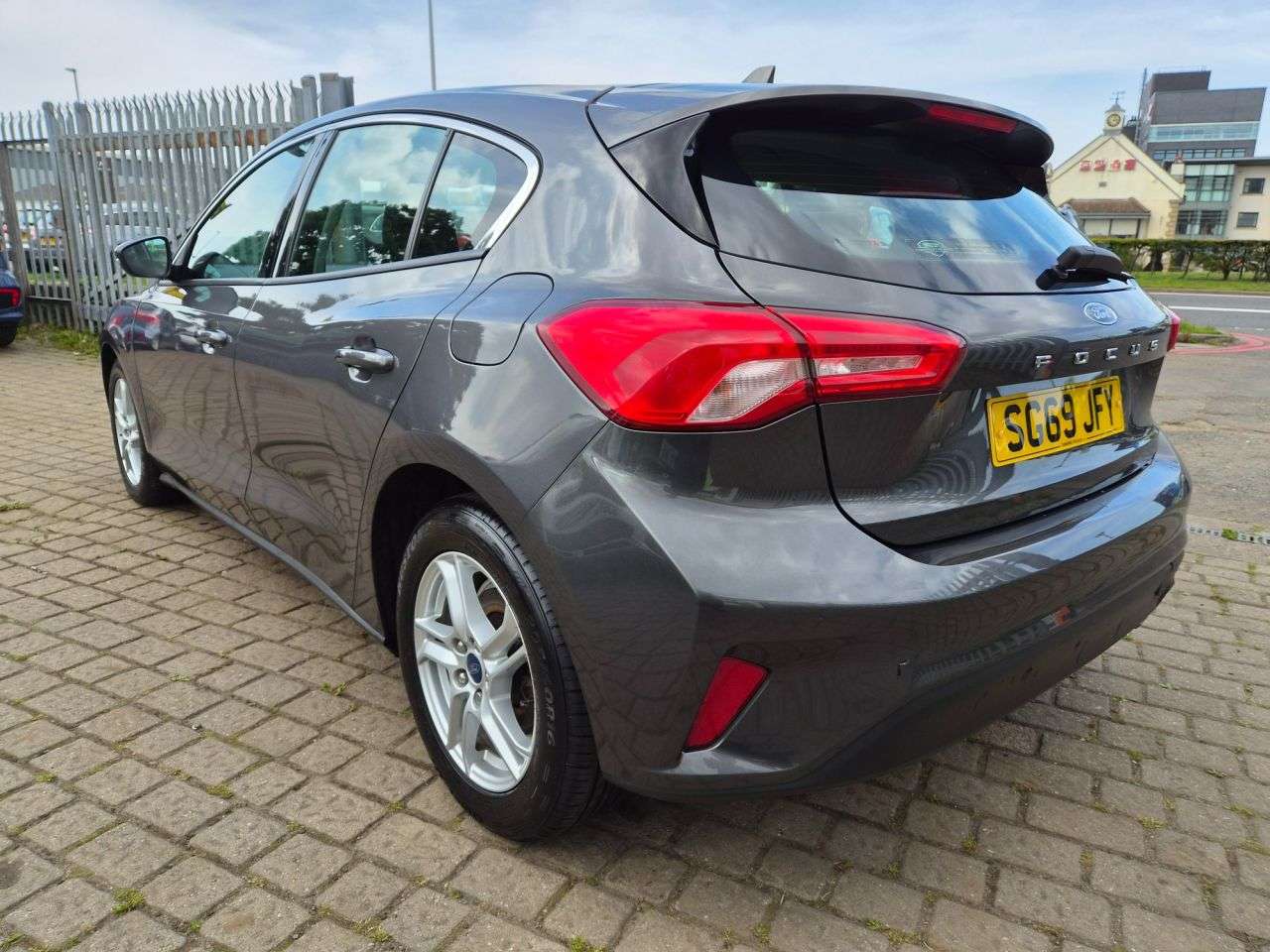 A 2019 FORD FOCUS 1.5 EcoBlue Zetec Hatchback 5dr Diesel Manual Euro 6 (s/s) (120 ps) A 2019 FORD FOCUS 1.5 EcoBlue Zetec Hatchback 5dr Diesel Manual Euro 6 (s/s) (120 ps)
