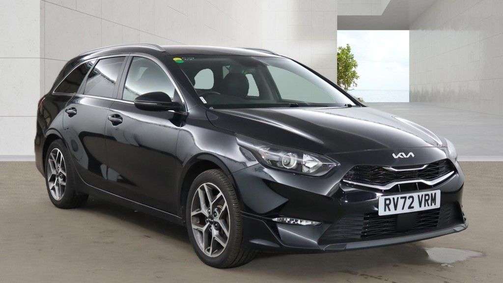 A 2022 KIA CEED 1.5 T-GDi 3 Sportswagon 5dr Petrol Manual Euro 6 (s/s) (158 bhp) A 2022 KIA CEED 1.5 T-GDi 3 Sportswagon 5dr Petrol Manual Euro 6 (s/s) (158 bhp)