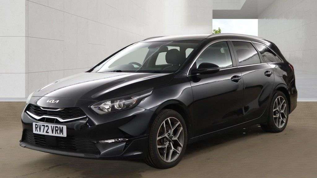 A 2022 KIA CEED 1.5 T-GDi 3 Sportswagon 5dr Petrol Manual Euro 6 (s/s) (158 bhp) A 2022 KIA CEED 1.5 T-GDi 3 Sportswagon 5dr Petrol Manual Euro 6 (s/s) (158 bhp)