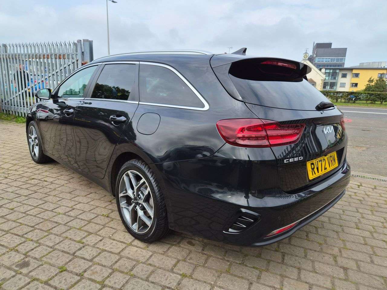A 2022 KIA CEED 1.5 T-GDi 3 Sportswagon 5dr Petrol Manual Euro 6 (s/s) (158 bhp) A 2022 KIA CEED 1.5 T-GDi 3 Sportswagon 5dr Petrol Manual Euro 6 (s/s) (158 bhp)