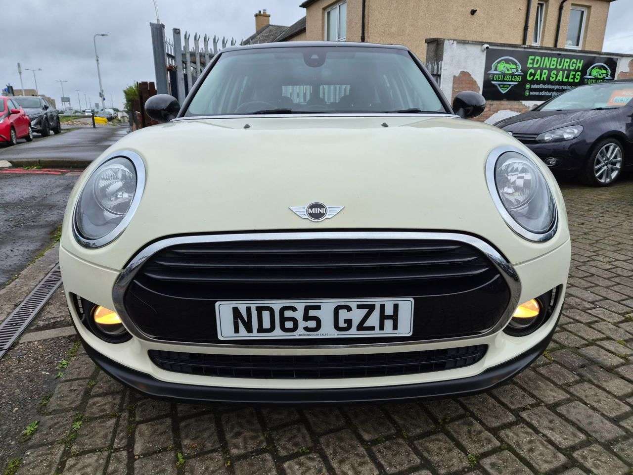 A 2015 MINI CLUBMAN 1.5 Cooper Estate 6dr Petrol Manual Euro 6 (s/s) (136 ps) A 2015 MINI CLUBMAN 1.5 Cooper Estate 6dr Petrol Manual Euro 6 (s/s) (136 ps)
