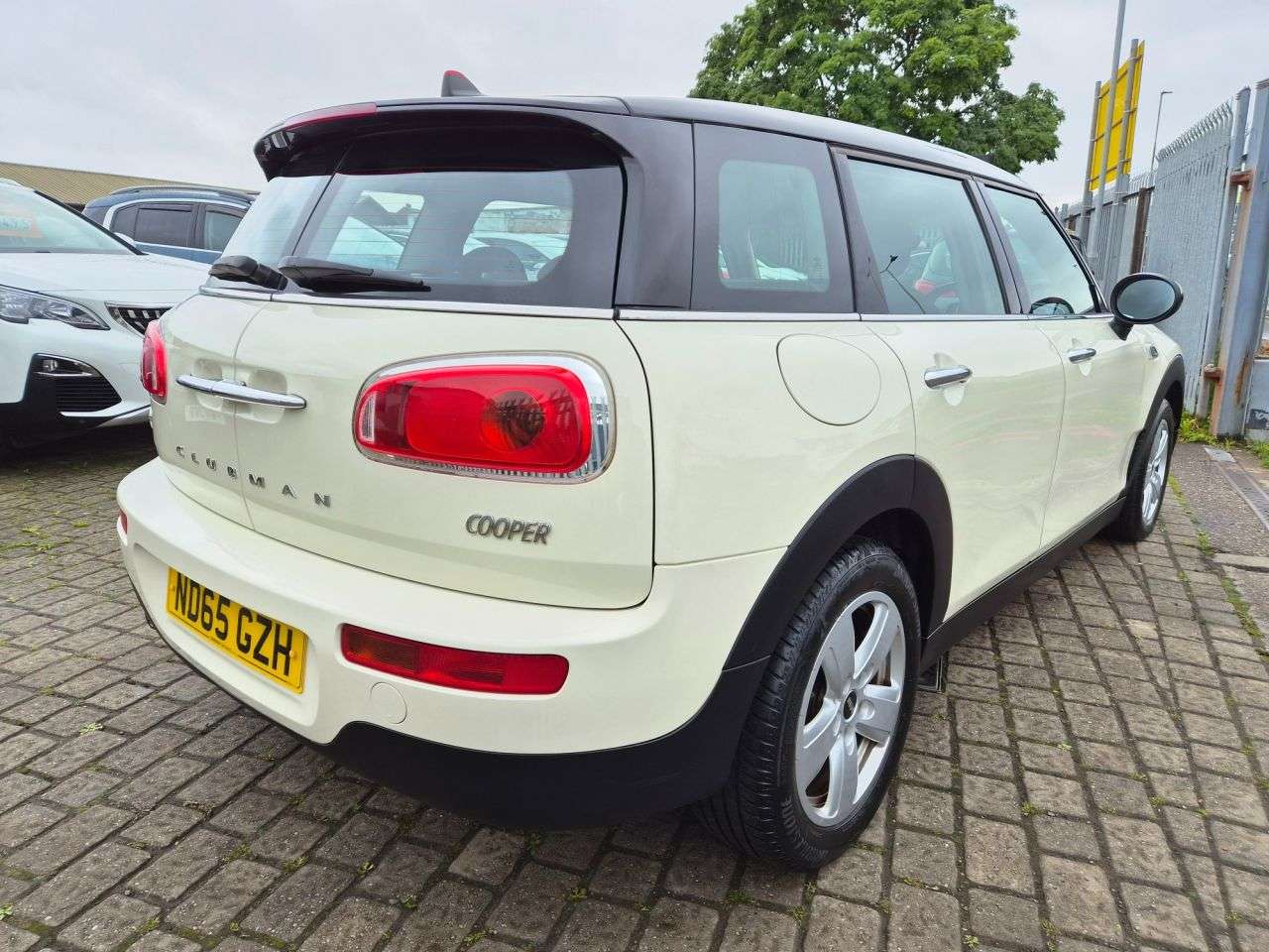 2015 MINI CLUBMAN 2015 MINI CLUBMAN