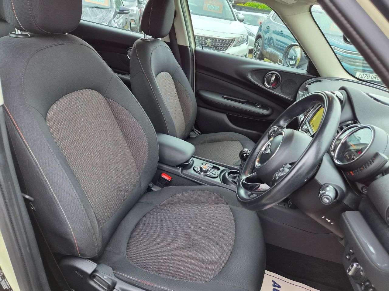 2015 MINI CLUBMAN 2015 MINI CLUBMAN