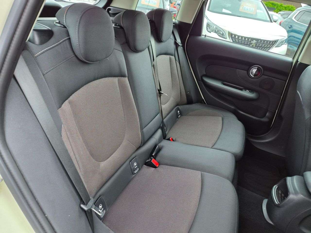 2015 MINI CLUBMAN 2015 MINI CLUBMAN