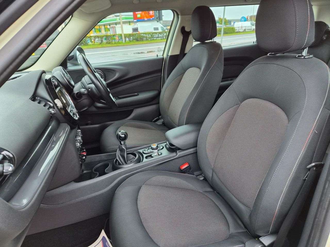 2015 MINI CLUBMAN 2015 MINI CLUBMAN