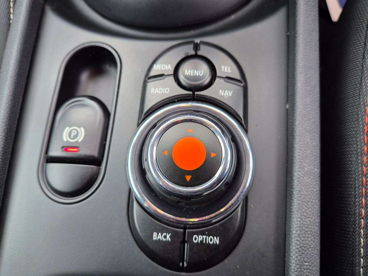 2015 MINI CLUBMAN 2015 MINI CLUBMAN