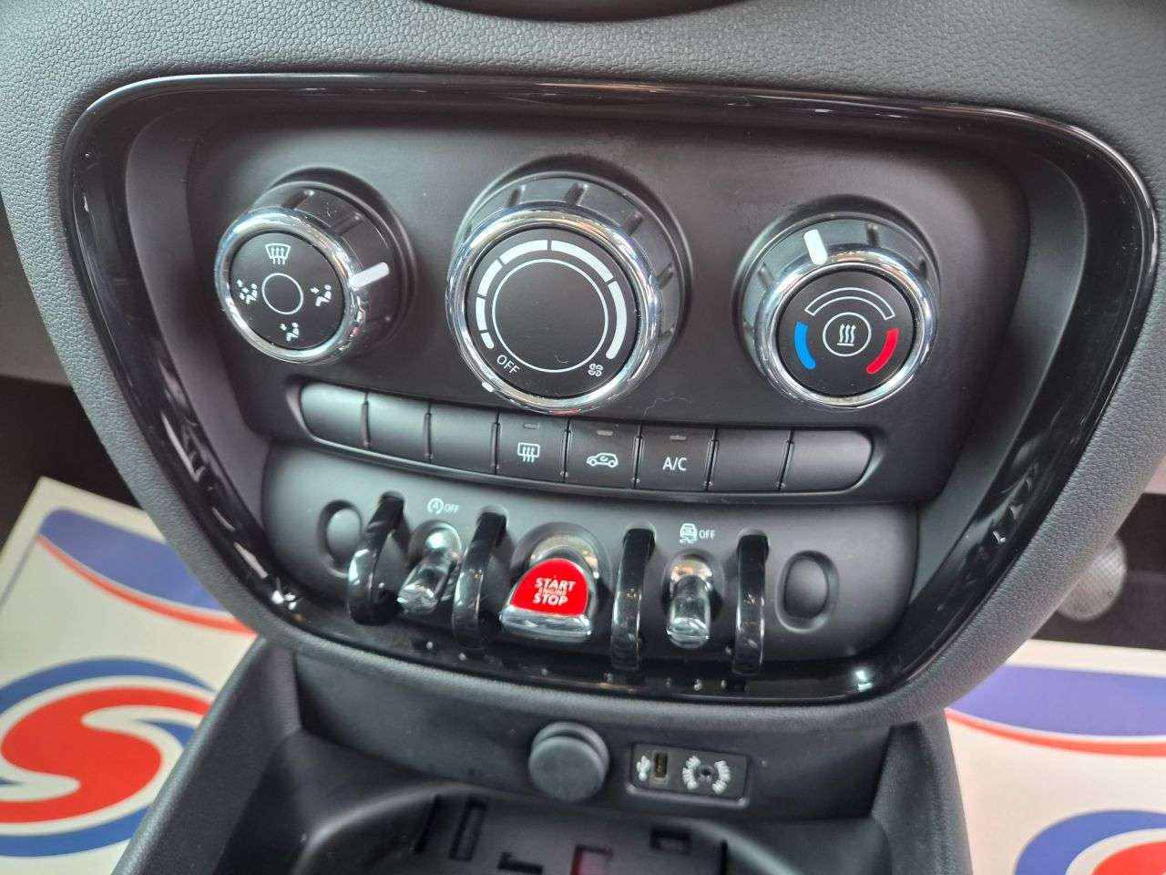 2015 MINI CLUBMAN 2015 MINI CLUBMAN