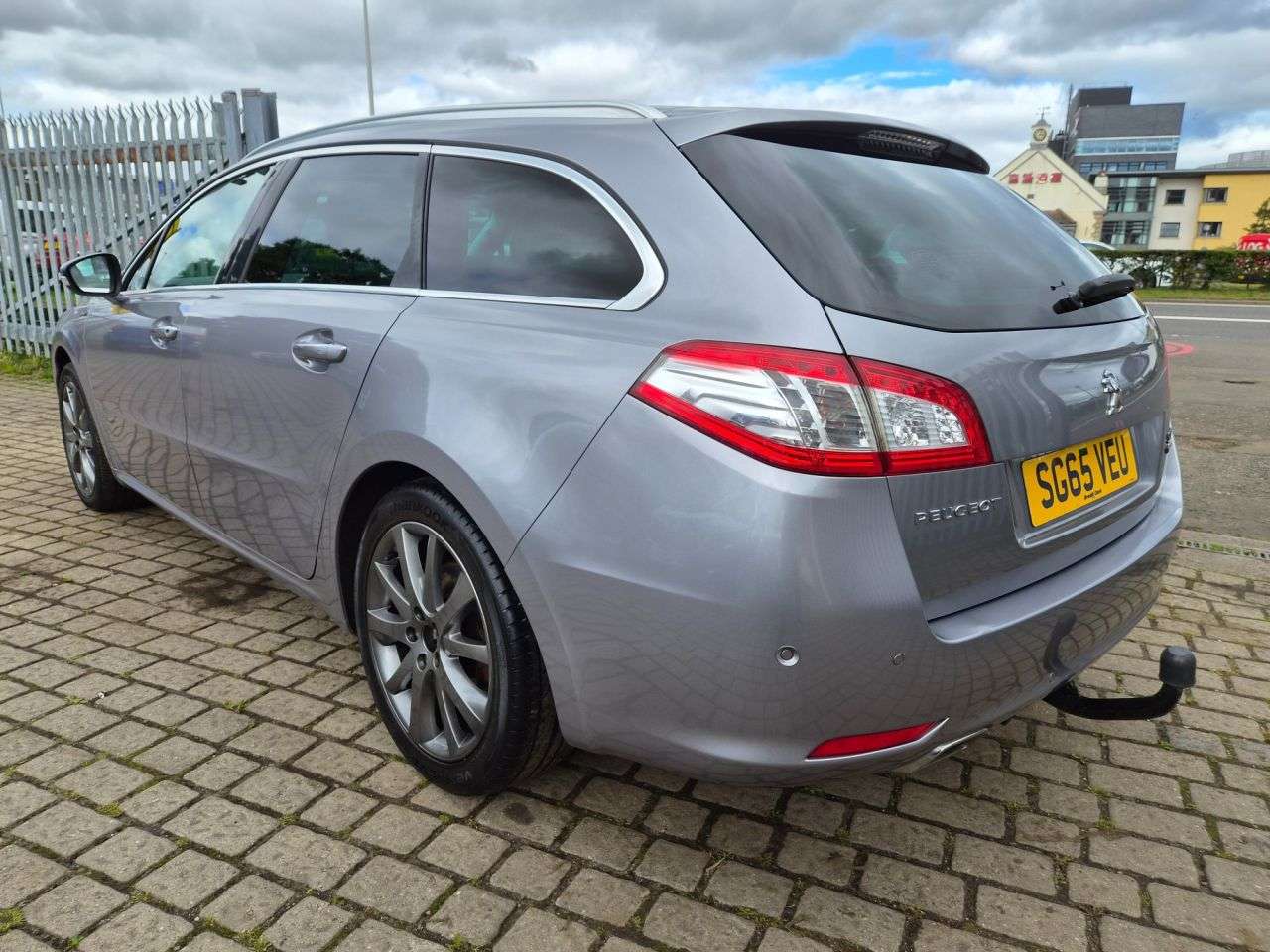 A 2015 PEUGEOT 508 1.6 BlueHDi GT Line Saloon 4dr Diesel Manual Euro 6 (s/s) (120 ps) A 2015 PEUGEOT 508 1.6 BlueHDi GT Line Saloon 4dr Diesel Manual Euro 6 (s/s) (120 ps)