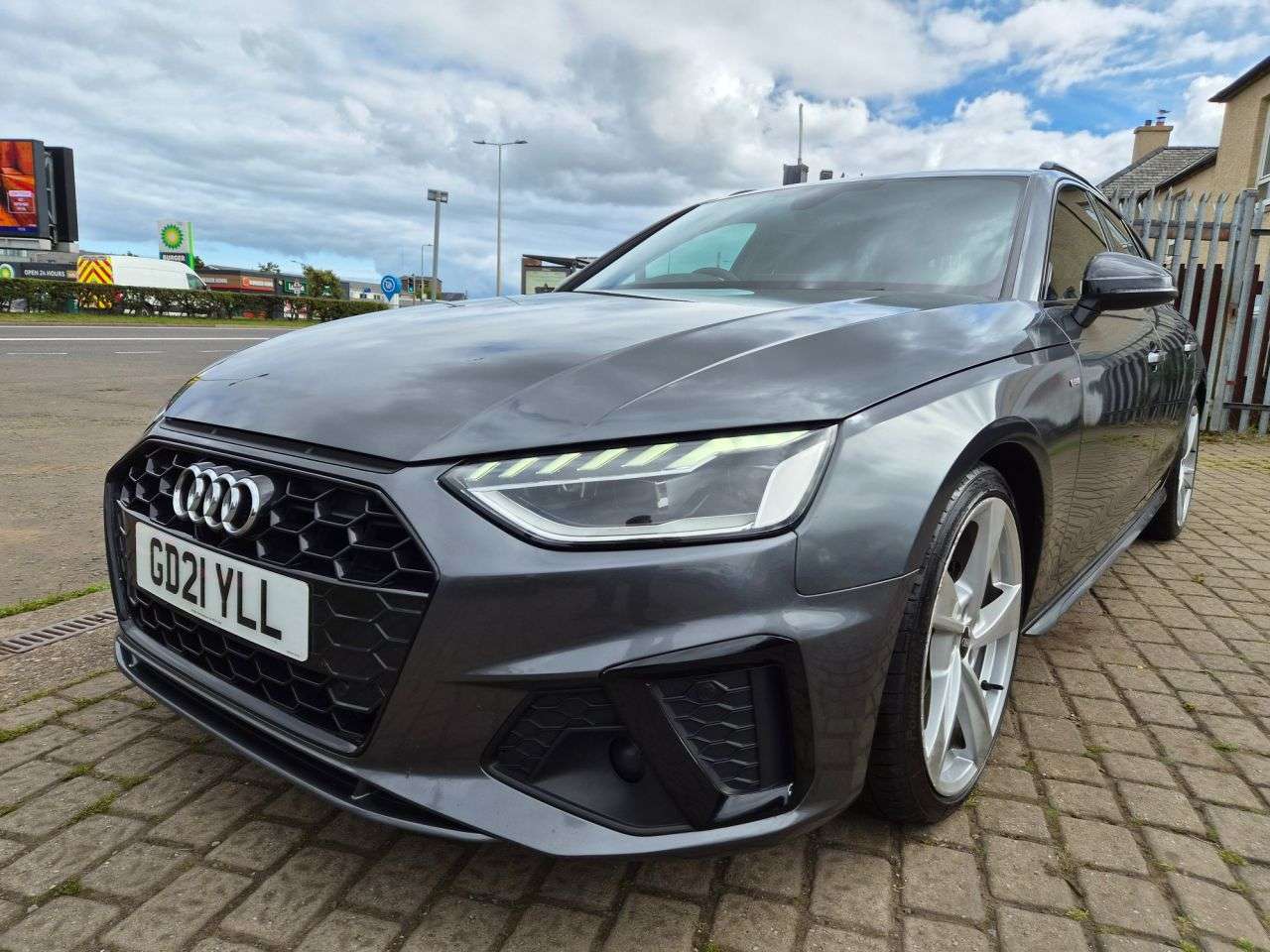 A 2021 AUDI A4 AVANT 2.0 TDI 35 S line Estate 5dr Diesel S Tronic Euro 6 (s/s) (163 ps) A 2021 AUDI A4 AVANT 2.0 TDI 35 S line Estate 5dr Diesel S Tronic Euro 6 (s/s) (163 ps)