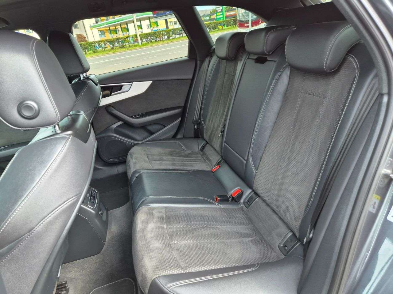 2021 AUDI A4 AVANT 2021 AUDI A4 AVANT