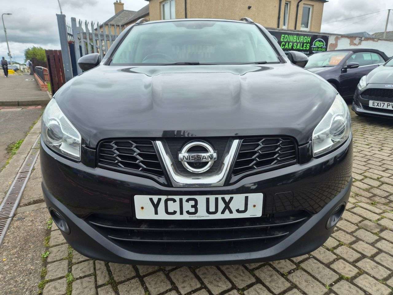 A 2013 NISSAN QASHQAI 1.6 dCi 360 SUV 5dr Diesel Manual 4WD Euro 5 (s/s) (130 ps) 2 KEYS A 2013 NISSAN QASHQAI 1.6 dCi 360 SUV 5dr Diesel Manual 4WD Euro 5 (s/s) (130 ps) 2 KEYS