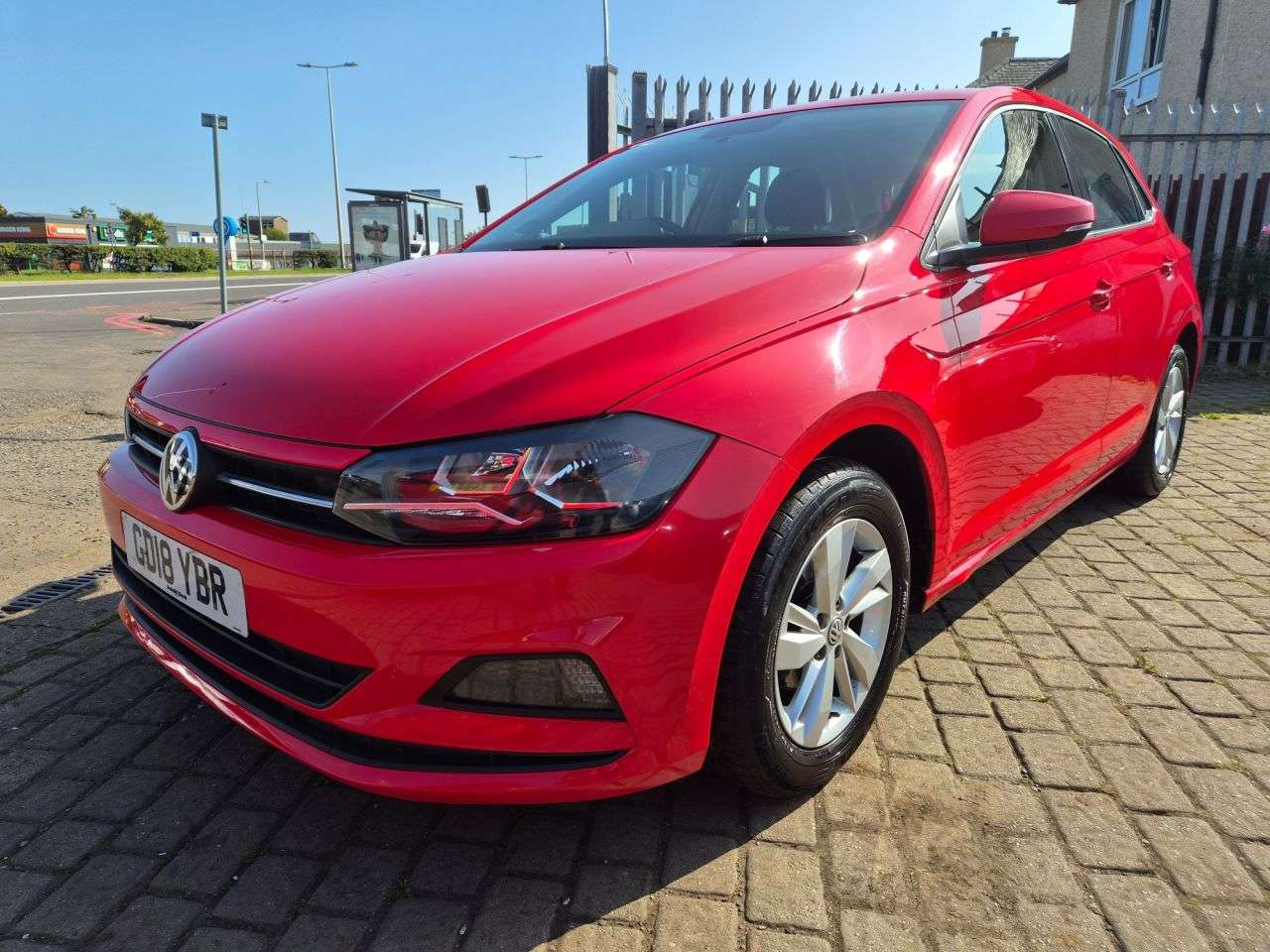 A 2018 VOLKSWAGEN POLO 1.0 SE Hatchback 5dr Petrol Manual Euro 6 (s/s) (75 ps) A 2018 VOLKSWAGEN POLO 1.0 SE Hatchback 5dr Petrol Manual Euro 6 (s/s) (75 ps)