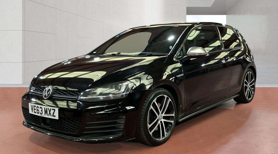 A 2014 VOLKSWAGEN GOLF 2.0 TDI BlueMotion Tech GTD Hatchback 3dr Diesel Manual Euro 6 (s/s) (184 p A 2014 VOLKSWAGEN GOLF 2.0 TDI BlueMotion Tech GTD Hatchback 3dr Diesel Manual Euro 6 (s/s) (184 p