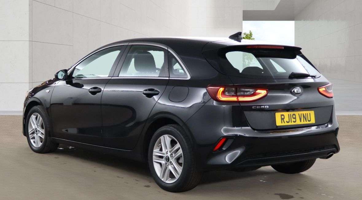 A 2019 KIA CEED 1.6 CRDi ECO 2 Hatchback 5dr Diesel Manual Euro 6 (s/s) (114 bhp) A 2019 KIA CEED 1.6 CRDi ECO 2 Hatchback 5dr Diesel Manual Euro 6 (s/s) (114 bhp)