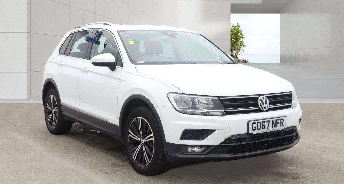 A 2018 VOLKSWAGEN TIGUAN 2.0 TDI SE Navigation SUV 5dr Diesel DSG 4Motion Euro 6 (s/s) (150 ps) A 2018 VOLKSWAGEN TIGUAN 2.0 TDI SE Navigation SUV 5dr Diesel DSG 4Motion Euro 6 (s/s) (150 ps)