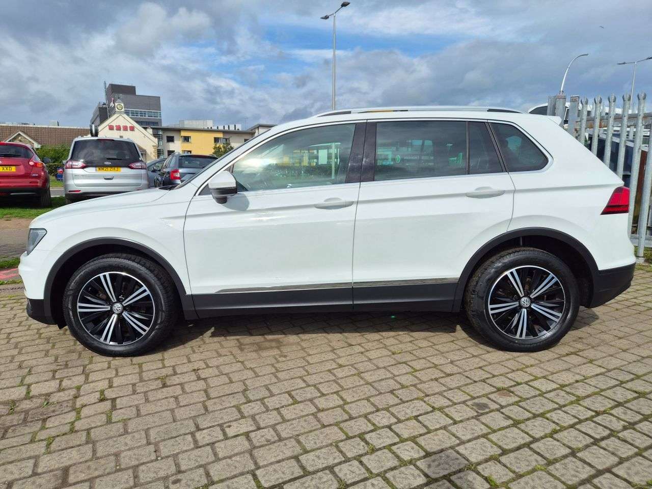 2018 VOLKSWAGEN TIGUAN 2018 VOLKSWAGEN TIGUAN
