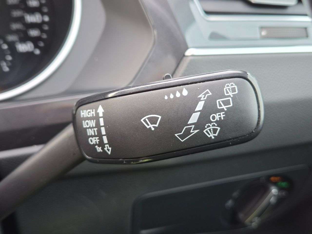 2018 VOLKSWAGEN TIGUAN 2018 VOLKSWAGEN TIGUAN