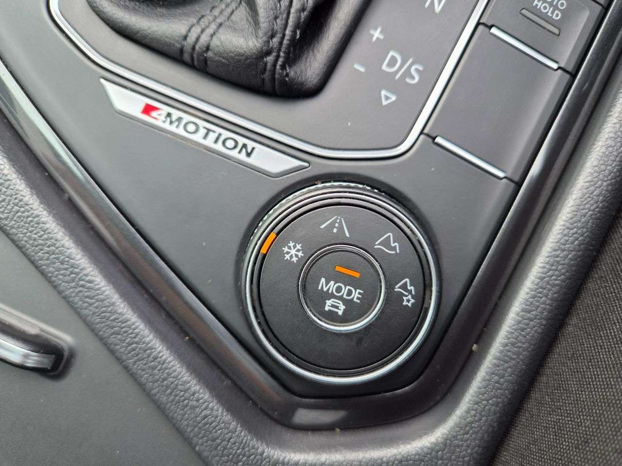 2018 VOLKSWAGEN TIGUAN 2018 VOLKSWAGEN TIGUAN