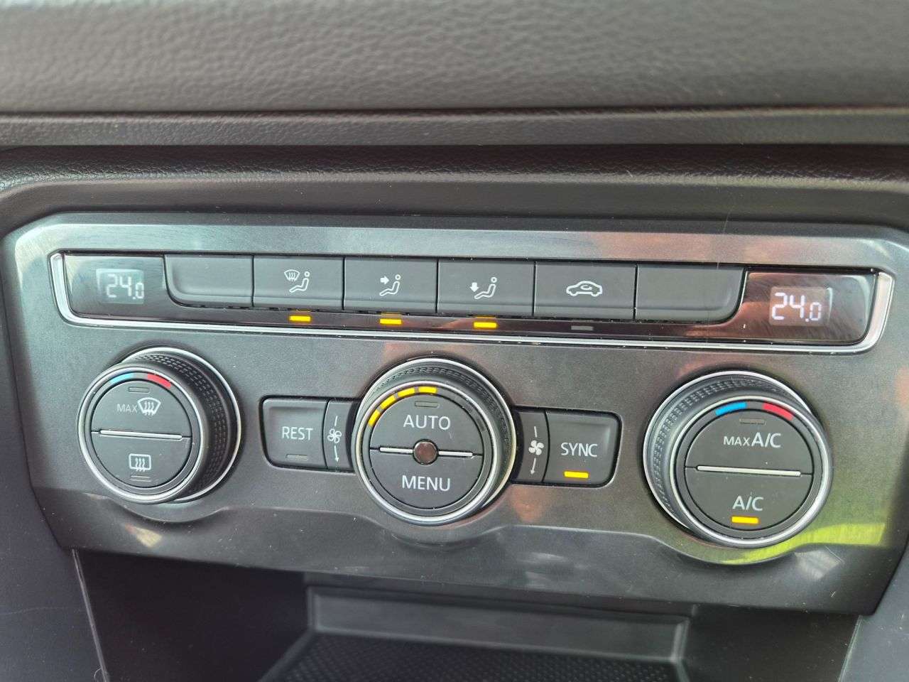 2018 VOLKSWAGEN TIGUAN 2018 VOLKSWAGEN TIGUAN