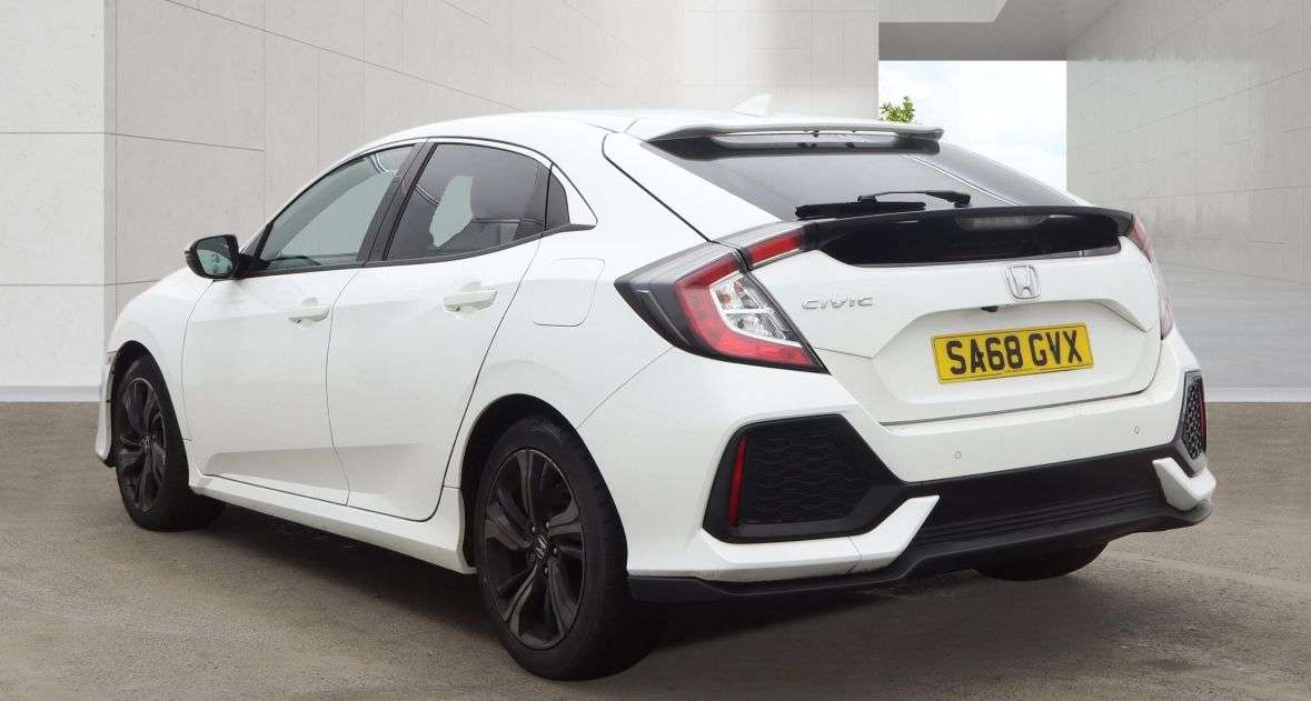 A 2018 HONDA CIVIC 1.6 i-DTEC SR Hatchback 5dr Diesel Manual Euro 6 (s/s) (120 ps) A 2018 HONDA CIVIC 1.6 i-DTEC SR Hatchback 5dr Diesel Manual Euro 6 (s/s) (120 ps)