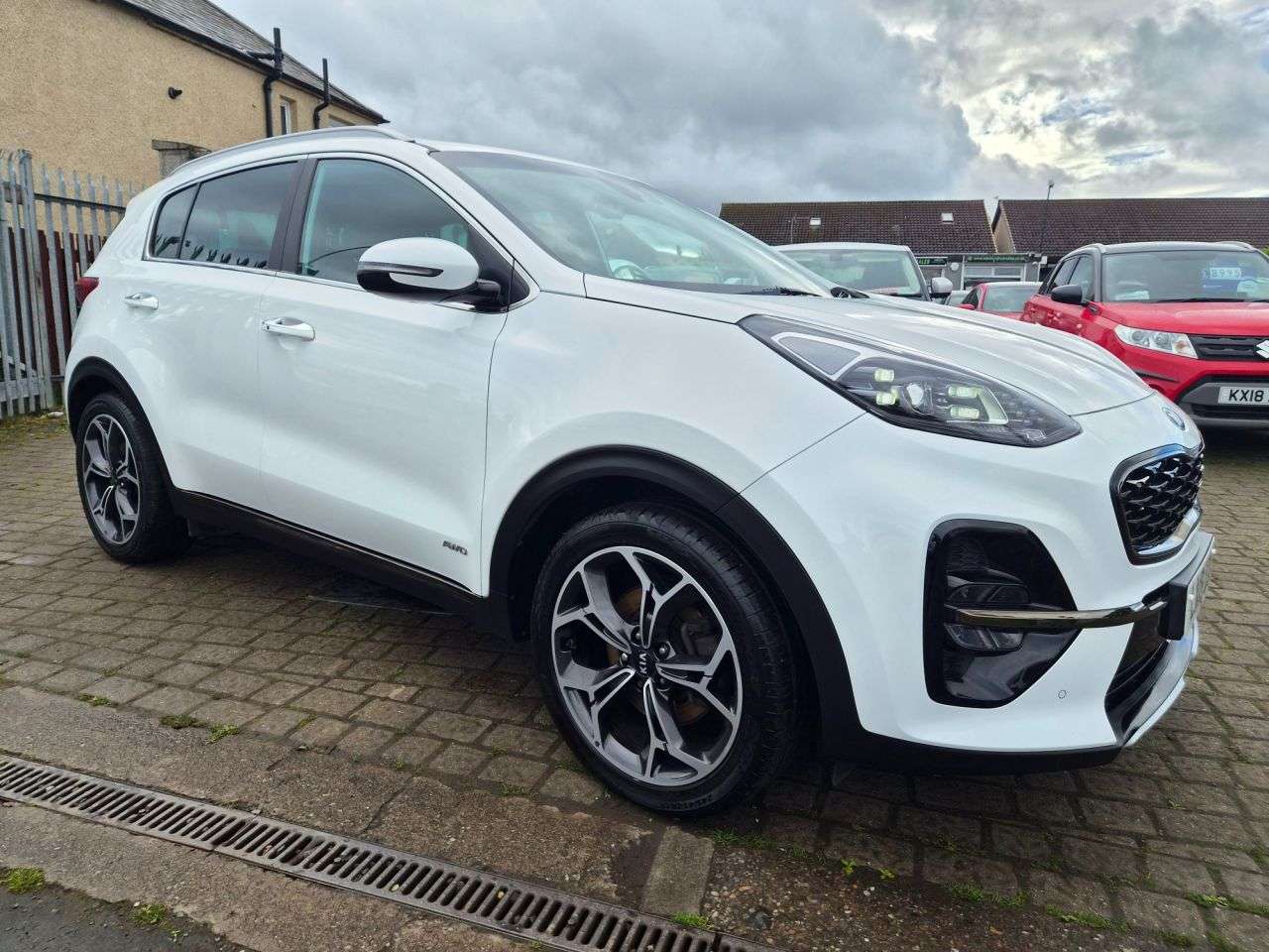 A 2019 KIA SPORTAGE 1.6 CRDi GT-Line SUV 5dr Diesel DCT AWD Euro 6 (s/s) (134 bhp) A 2019 KIA SPORTAGE 1.6 CRDi GT-Line SUV 5dr Diesel DCT AWD Euro 6 (s/s) (134 bhp)