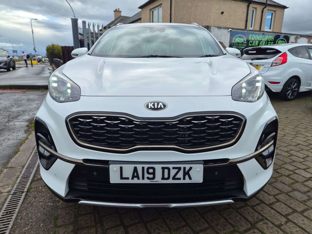 A 2019 KIA SPORTAGE 1.6 CRDi GT-Line SUV 5dr Diesel DCT AWD Euro 6 (s/s) (134 bhp) A 2019 KIA SPORTAGE 1.6 CRDi GT-Line SUV 5dr Diesel DCT AWD Euro 6 (s/s) (134 bhp)