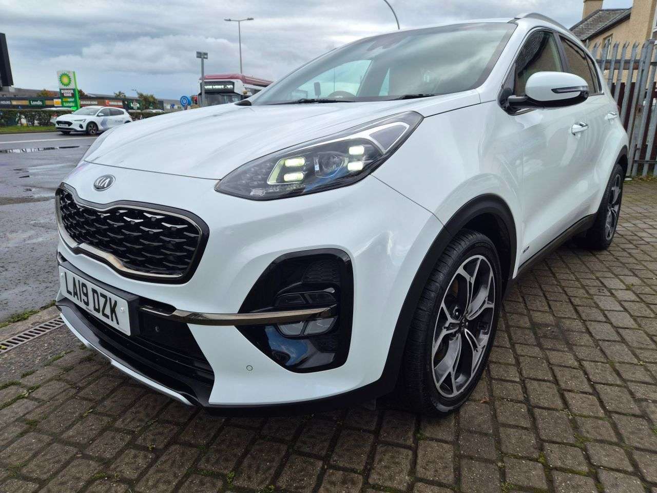 A 2019 KIA SPORTAGE 1.6 CRDi GT-Line SUV 5dr Diesel DCT AWD Euro 6 (s/s) (134 bhp) A 2019 KIA SPORTAGE 1.6 CRDi GT-Line SUV 5dr Diesel DCT AWD Euro 6 (s/s) (134 bhp)