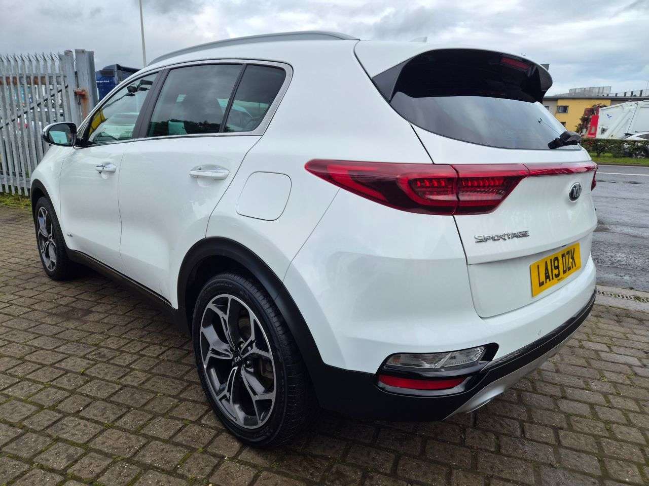 A 2019 KIA SPORTAGE 1.6 CRDi GT-Line SUV 5dr Diesel DCT AWD Euro 6 (s/s) (134 bhp) A 2019 KIA SPORTAGE 1.6 CRDi GT-Line SUV 5dr Diesel DCT AWD Euro 6 (s/s) (134 bhp)