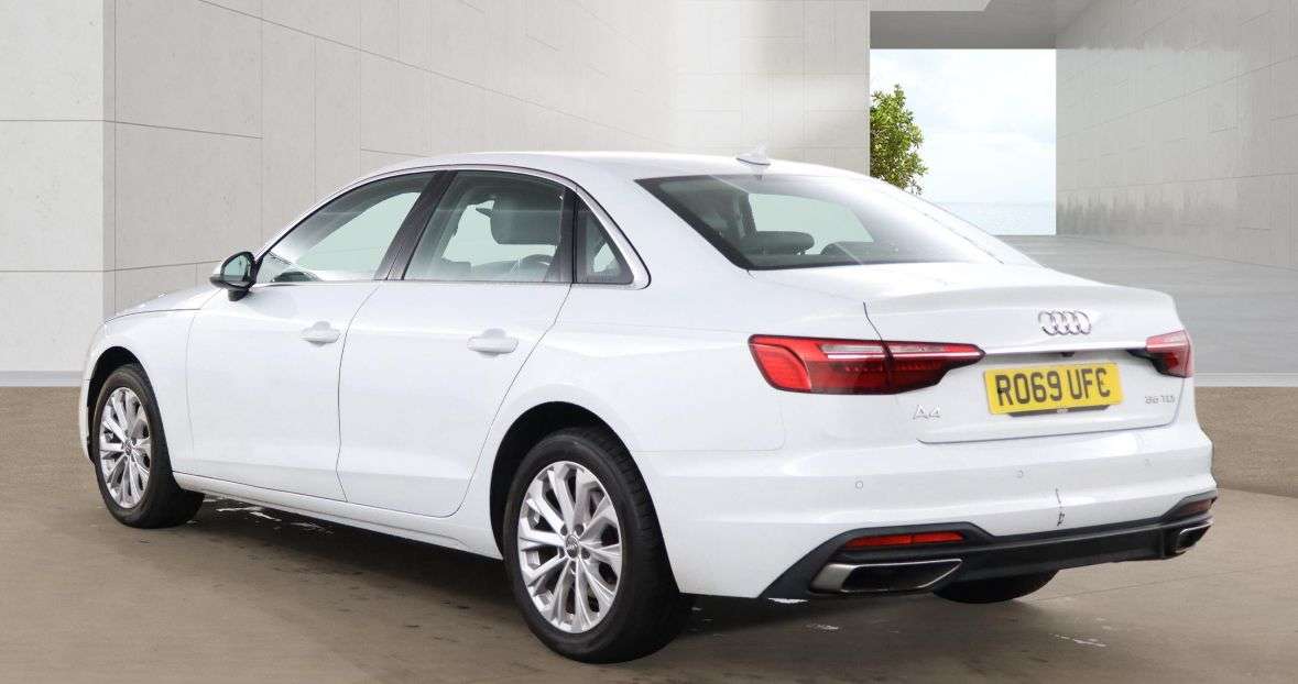 A 2019 AUDI A4 2.0 TDI 35 Technik Saloon 4dr Diesel S Tronic Euro 6 (s/s) (163 ps) A 2019 AUDI A4 2.0 TDI 35 Technik Saloon 4dr Diesel S Tronic Euro 6 (s/s) (163 ps)