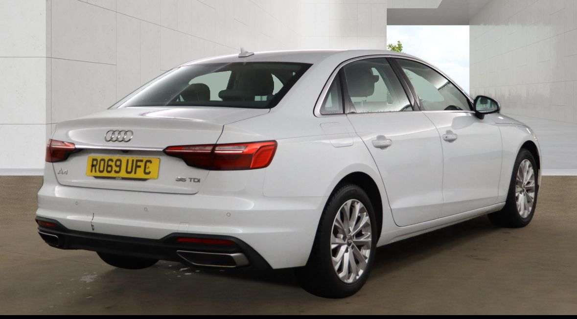 A 2019 AUDI A4 2.0 TDI 35 Technik Saloon 4dr Diesel S Tronic Euro 6 (s/s) (163 ps) A 2019 AUDI A4 2.0 TDI 35 Technik Saloon 4dr Diesel S Tronic Euro 6 (s/s) (163 ps)