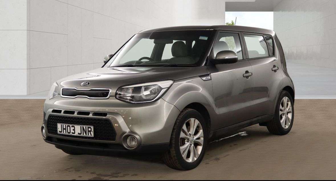 A 2017 KIA SOUL 1.6 CRDi Connect Plus SUV 5dr Diesel DCT Euro 6 (134 bhp) A 2017 KIA SOUL 1.6 CRDi Connect Plus SUV 5dr Diesel DCT Euro 6 (134 bhp)