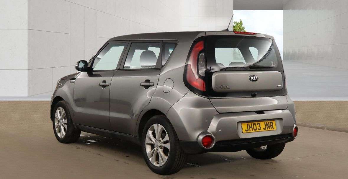 A 2017 KIA SOUL 1.6 CRDi Connect Plus SUV 5dr Diesel DCT Euro 6 (134 bhp) A 2017 KIA SOUL 1.6 CRDi Connect Plus SUV 5dr Diesel DCT Euro 6 (134 bhp)
