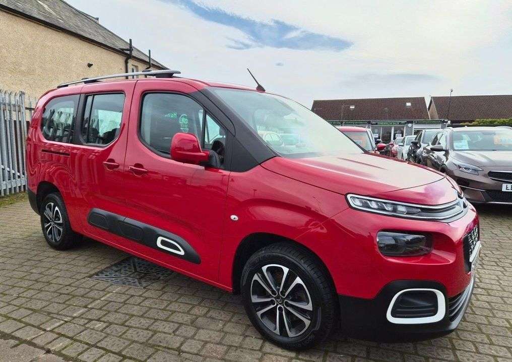 A 2019 CITROEN BERLINGO 1.5 BlueHDi Flair XL MPV 5dr Diesel Manual Euro 6 (100 ps) A 2019 CITROEN BERLINGO 1.5 BlueHDi Flair XL MPV 5dr Diesel Manual Euro 6 (100 ps)