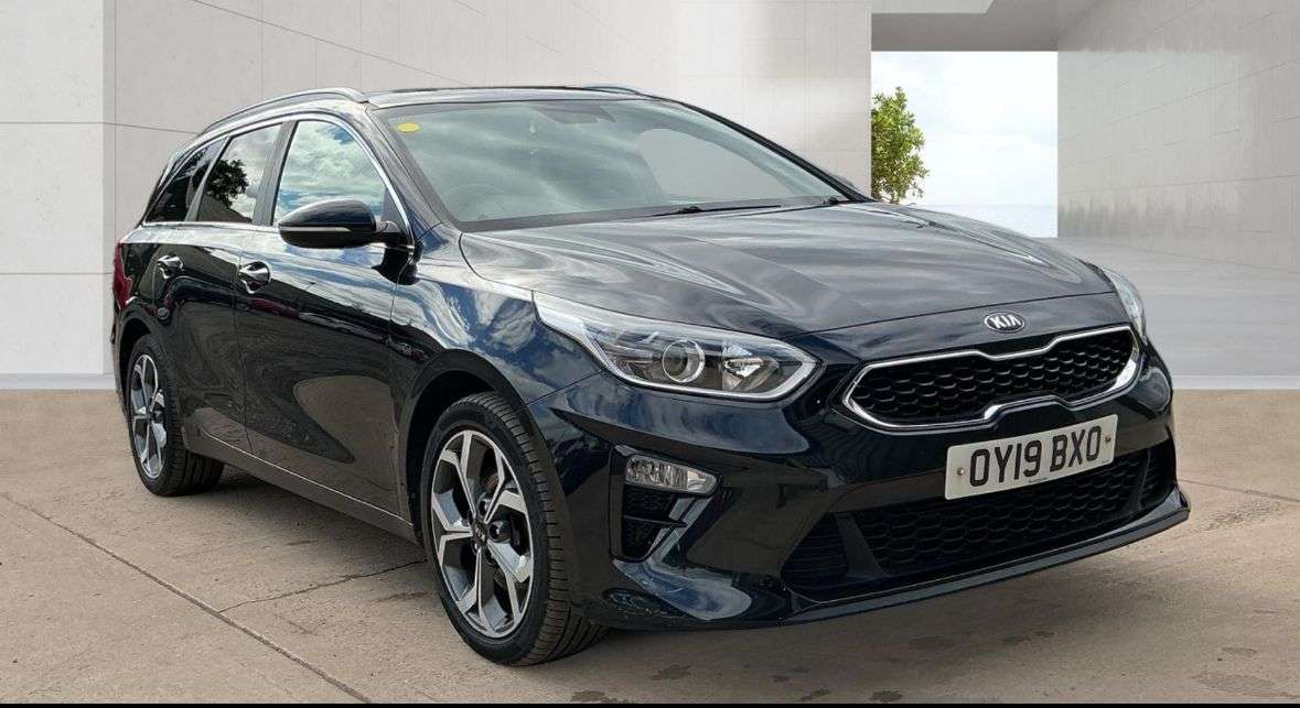 A 2019 KIA CEED 1.0 T-GDi 3 Sportswagon 5dr Petrol Manual Euro 6 (s/s) (118 bhp) A 2019 KIA CEED 1.0 T-GDi 3 Sportswagon 5dr Petrol Manual Euro 6 (s/s) (118 bhp)