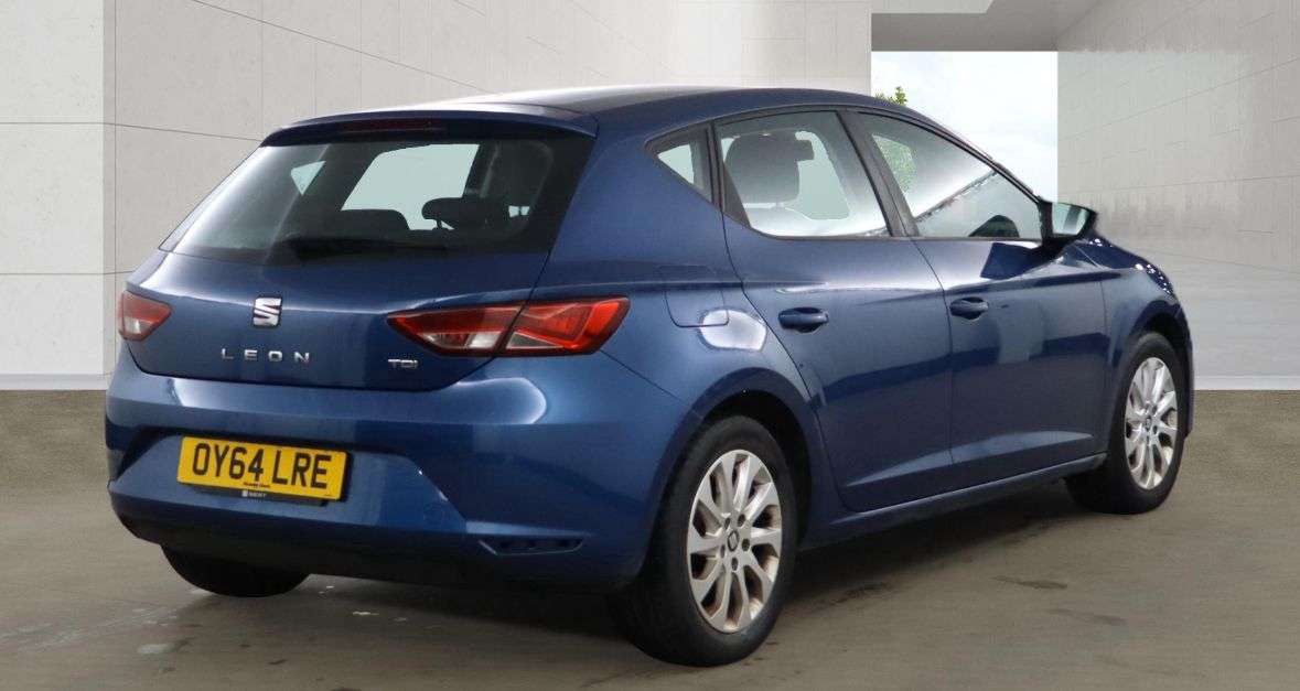A 2014 SEAT LEON 1.6 TDI CR SE Hatchback 5dr Diesel Manual Euro 5 (s/s) (105 ps) A 2014 SEAT LEON 1.6 TDI CR SE Hatchback 5dr Diesel Manual Euro 5 (s/s) (105 ps)