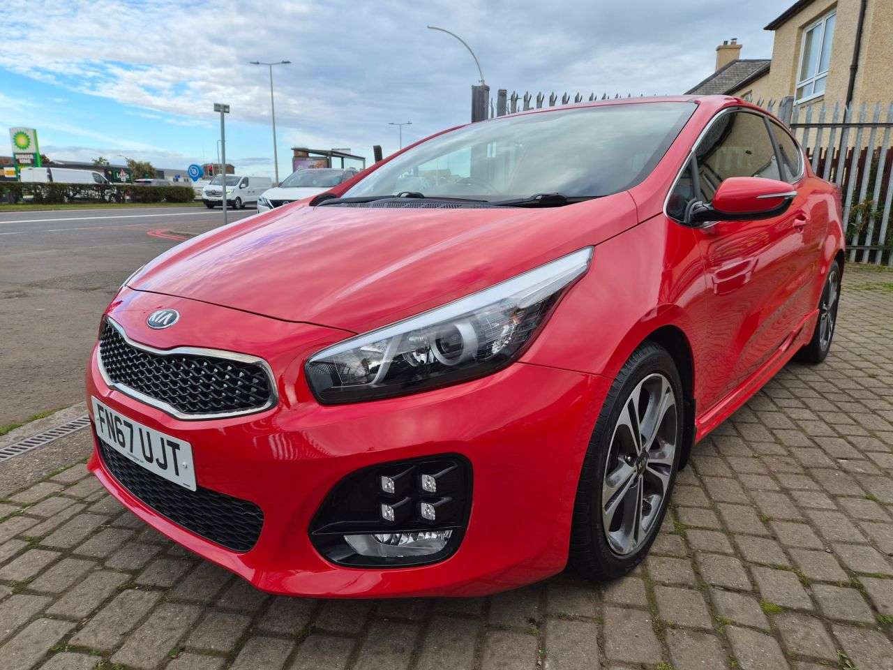 A 2017 KIA PROCEED 1.6 CRDi GT-Line Hatchback 3dr Diesel Manual Euro 6 (s/s) (134 bhp) A 2017 KIA PROCEED 1.6 CRDi GT-Line Hatchback 3dr Diesel Manual Euro 6 (s/s) (134 bhp)