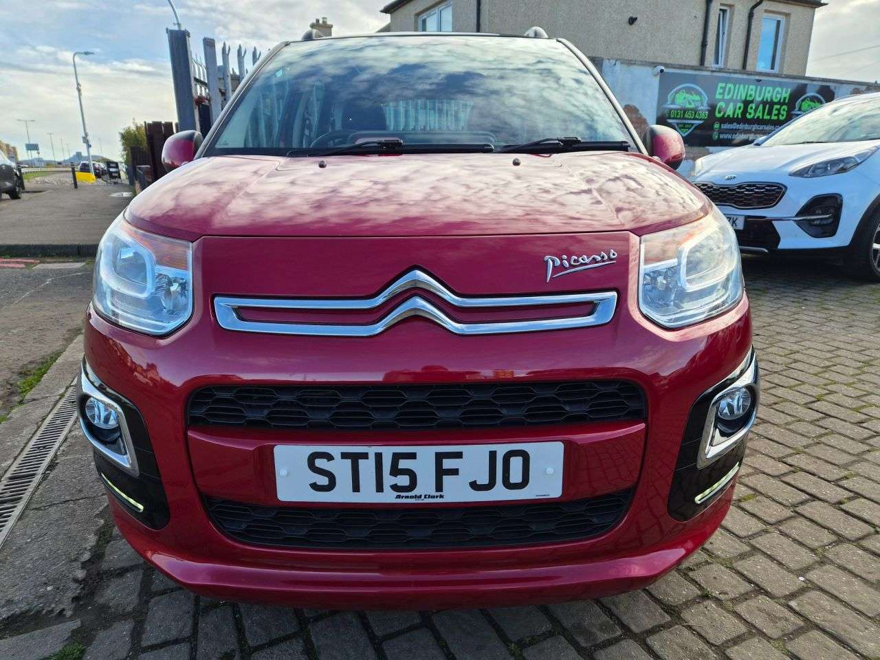 A 2015 CITROEN C3 PICASSO 1.6 HDi Selection MPV 5dr Diesel Manual Euro 5 (90 ps) A 2015 CITROEN C3 PICASSO 1.6 HDi Selection MPV 5dr Diesel Manual Euro 5 (90 ps)