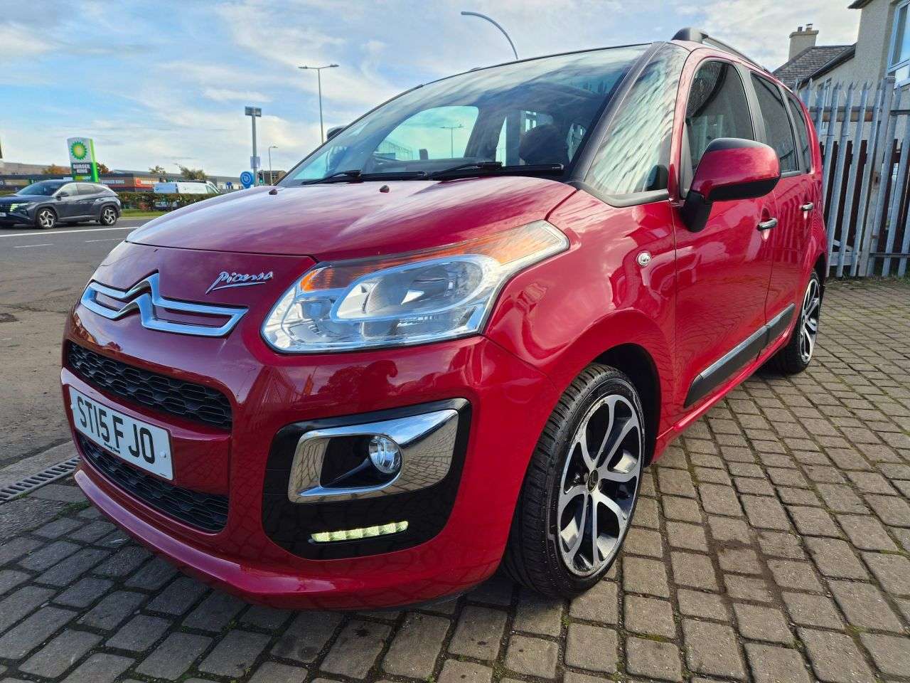 A 2015 CITROEN C3 PICASSO 1.6 HDi Selection MPV 5dr Diesel Manual Euro 5 (90 ps) A 2015 CITROEN C3 PICASSO 1.6 HDi Selection MPV 5dr Diesel Manual Euro 5 (90 ps)