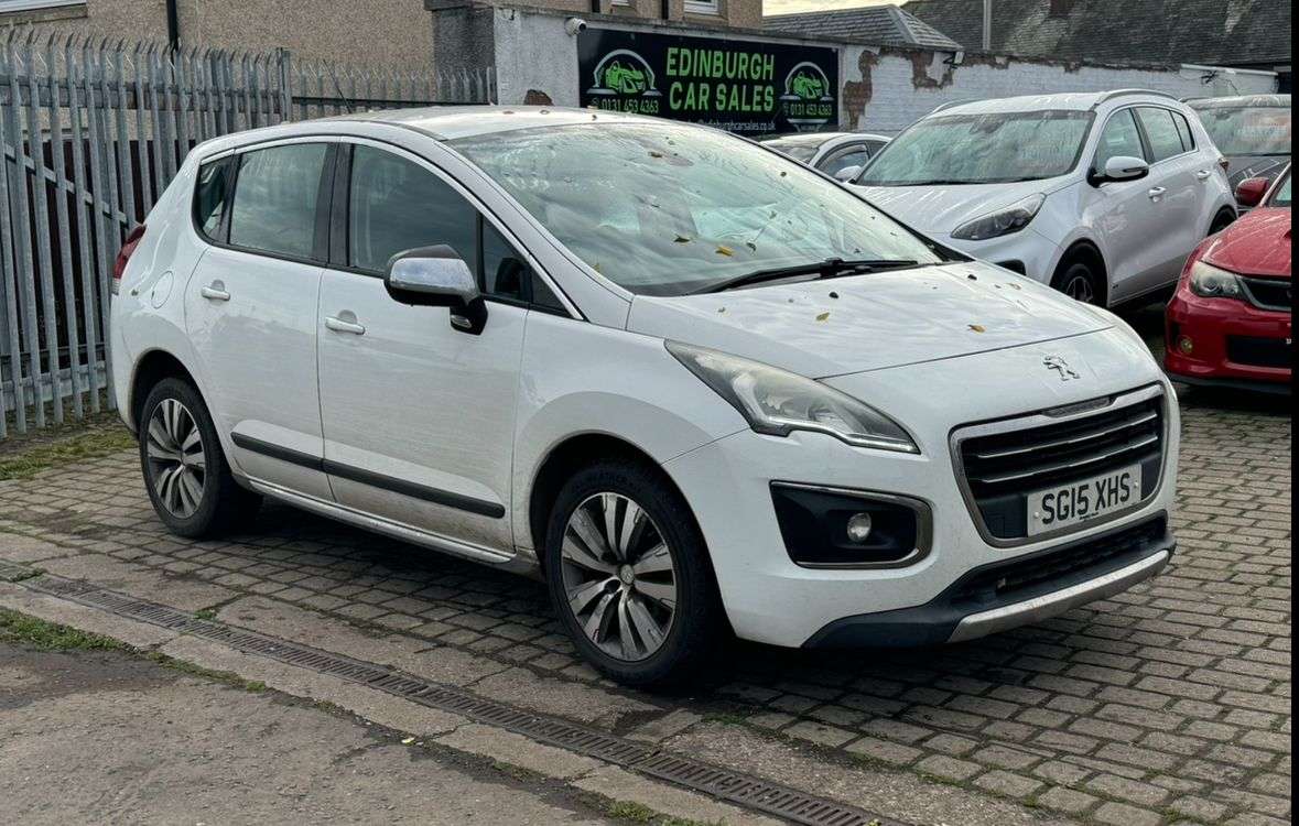 A 2015 PEUGEOT 3008 1.6 HDi Active SUV 5dr Diesel Manual Euro 5 (115 ps) A 2015 PEUGEOT 3008 1.6 HDi Active SUV 5dr Diesel Manual Euro 5 (115 ps)