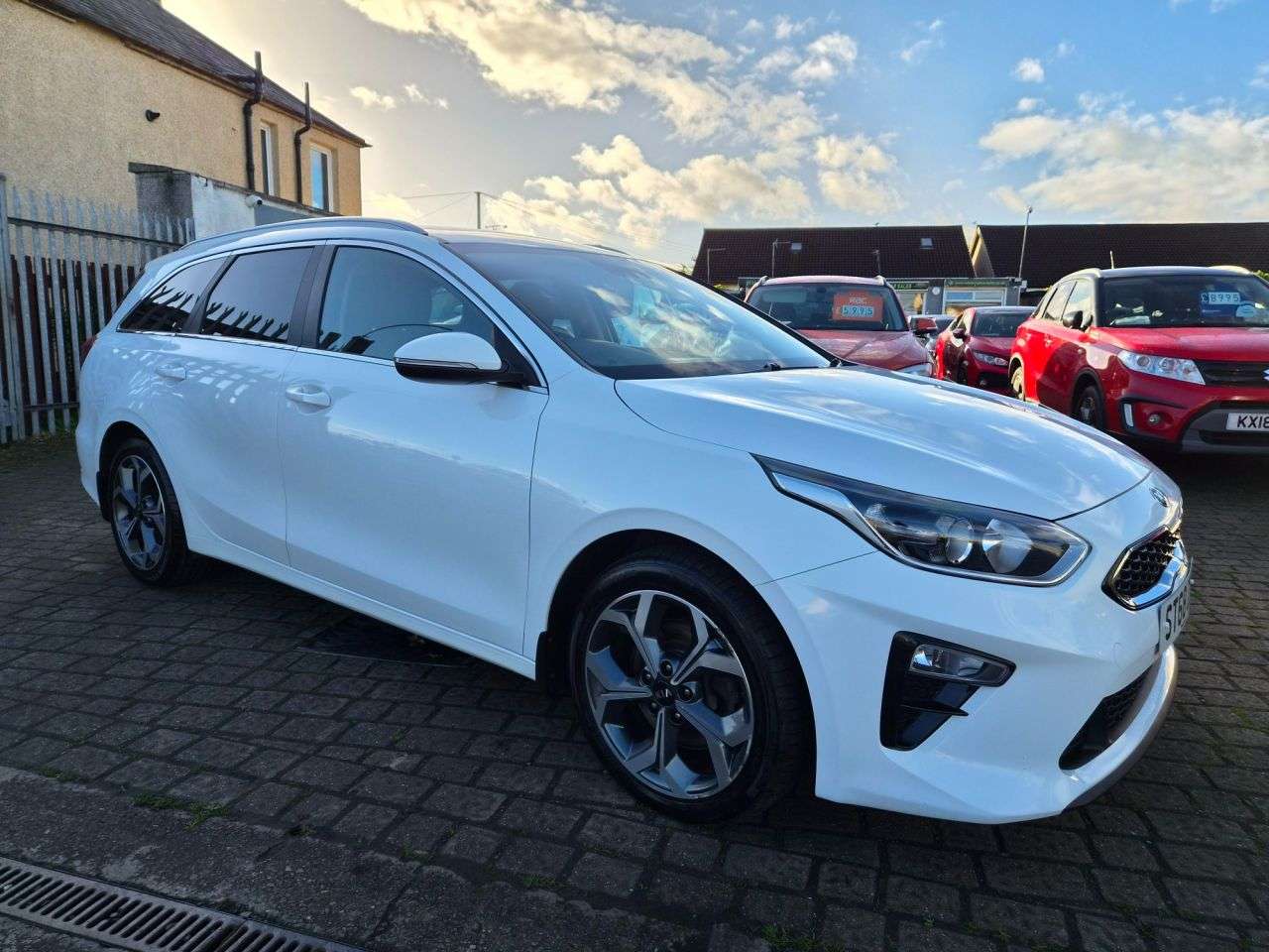 A 2018 KIA CEED 1.6 CRDi 3 Sportswagon 5dr Diesel Manual Euro 6 (s/s) (114 bhp) A 2018 KIA CEED 1.6 CRDi 3 Sportswagon 5dr Diesel Manual Euro 6 (s/s) (114 bhp)