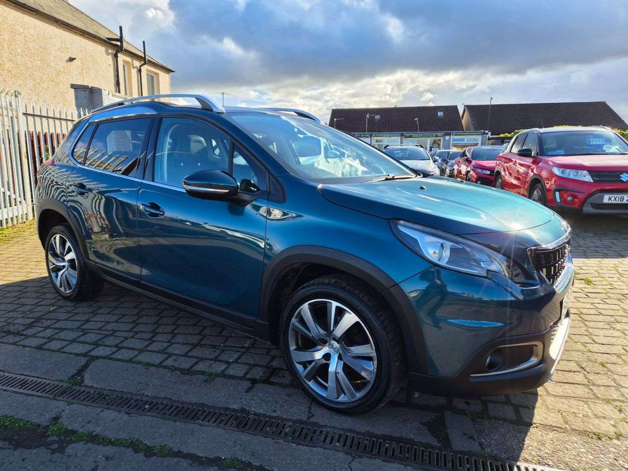 A 2018 PEUGEOT 2008 1.6 BlueHDi Allure SUV 5dr Diesel Manual Euro 6 (s/s) (100 ps) A 2018 PEUGEOT 2008 1.6 BlueHDi Allure SUV 5dr Diesel Manual Euro 6 (s/s) (100 ps)