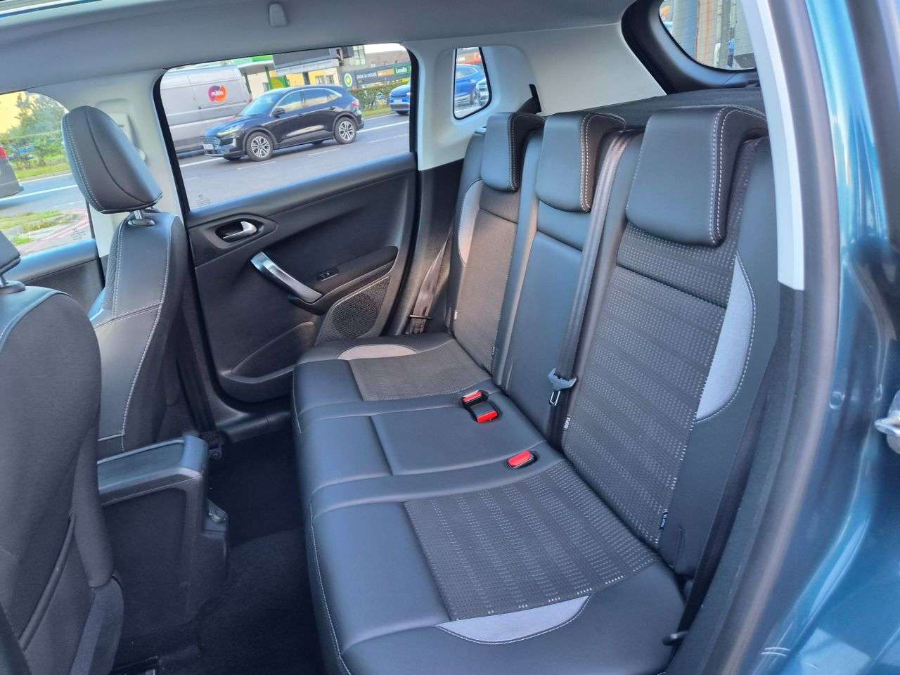 2018 PEUGEOT 2008 2018 PEUGEOT 2008