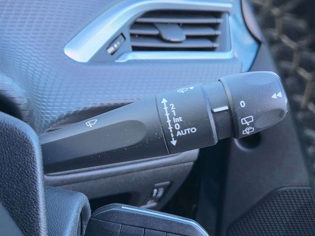 2018 PEUGEOT 2008 2018 PEUGEOT 2008